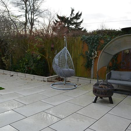 Cozy, Modern, Spacious 4 Bedroom House In London Romford Exterior foto