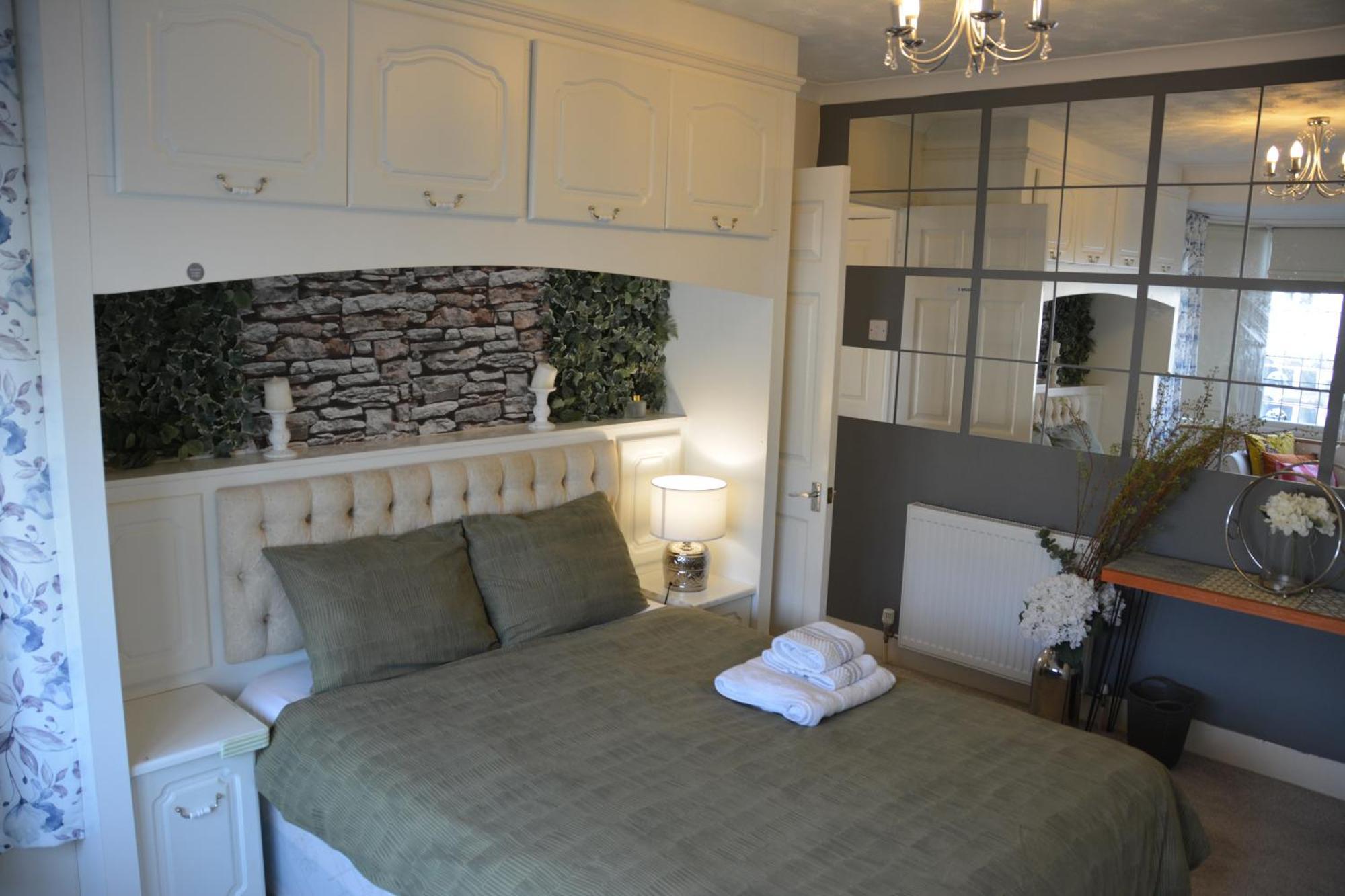 Cozy, Modern, Spacious 4 Bedroom House In London Romford Exterior foto
