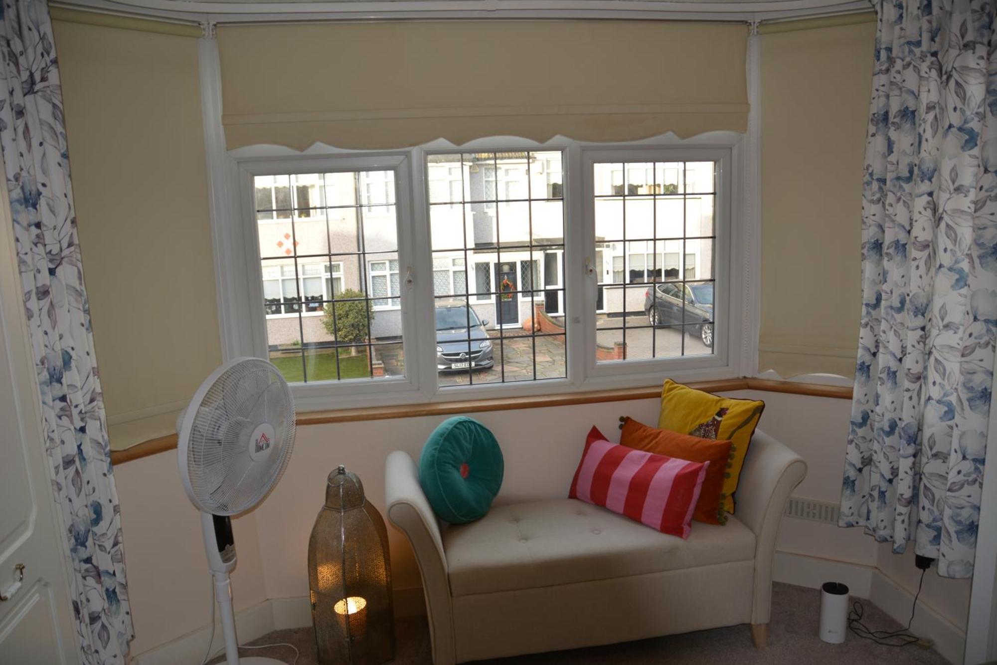 Cozy, Modern, Spacious 4 Bedroom House In London Romford Exterior foto